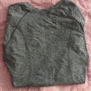 lululemon athletica Women’s Gray short Sleeve Seamless Athletic Top